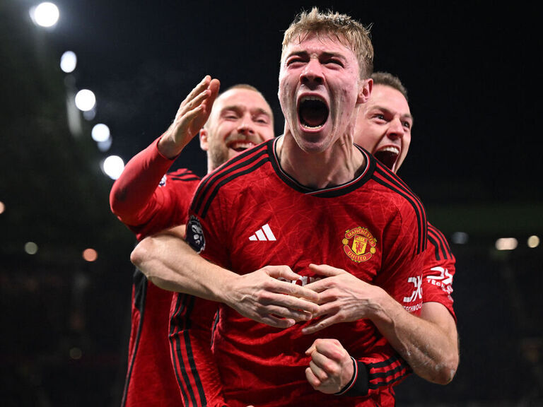 Hojlund gets 1st EPL goal in Man Utd comeback over Villa