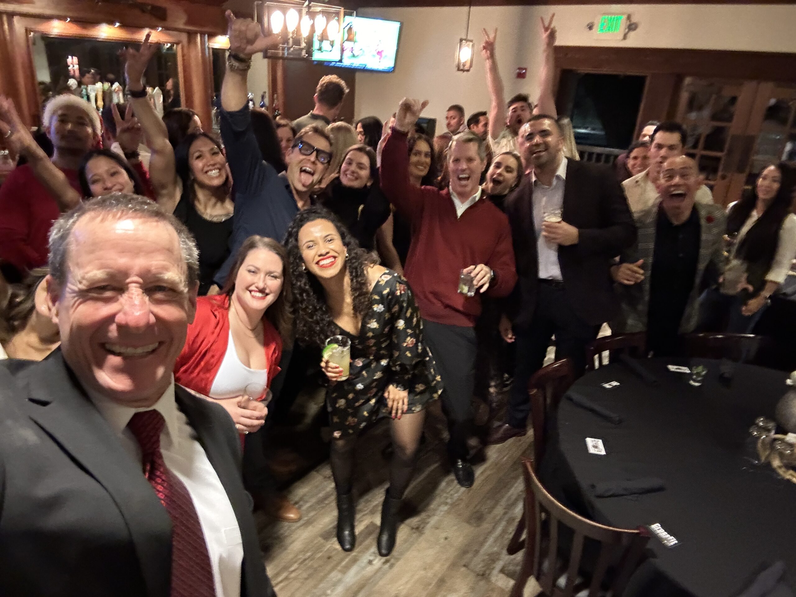 TJ Award. Party KPI. Short Simple Resolutions. CrossFit Chiros. Cyborg Podcast. Neanderthals. Cool Humans. TWA 12.18.23