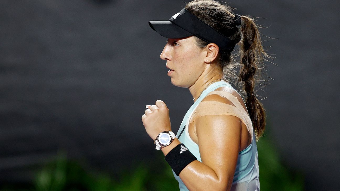 Pegula rallies to help U.S. win; Djokovic cruises Pegula rallies to help U.S. win; Djokovic cruises