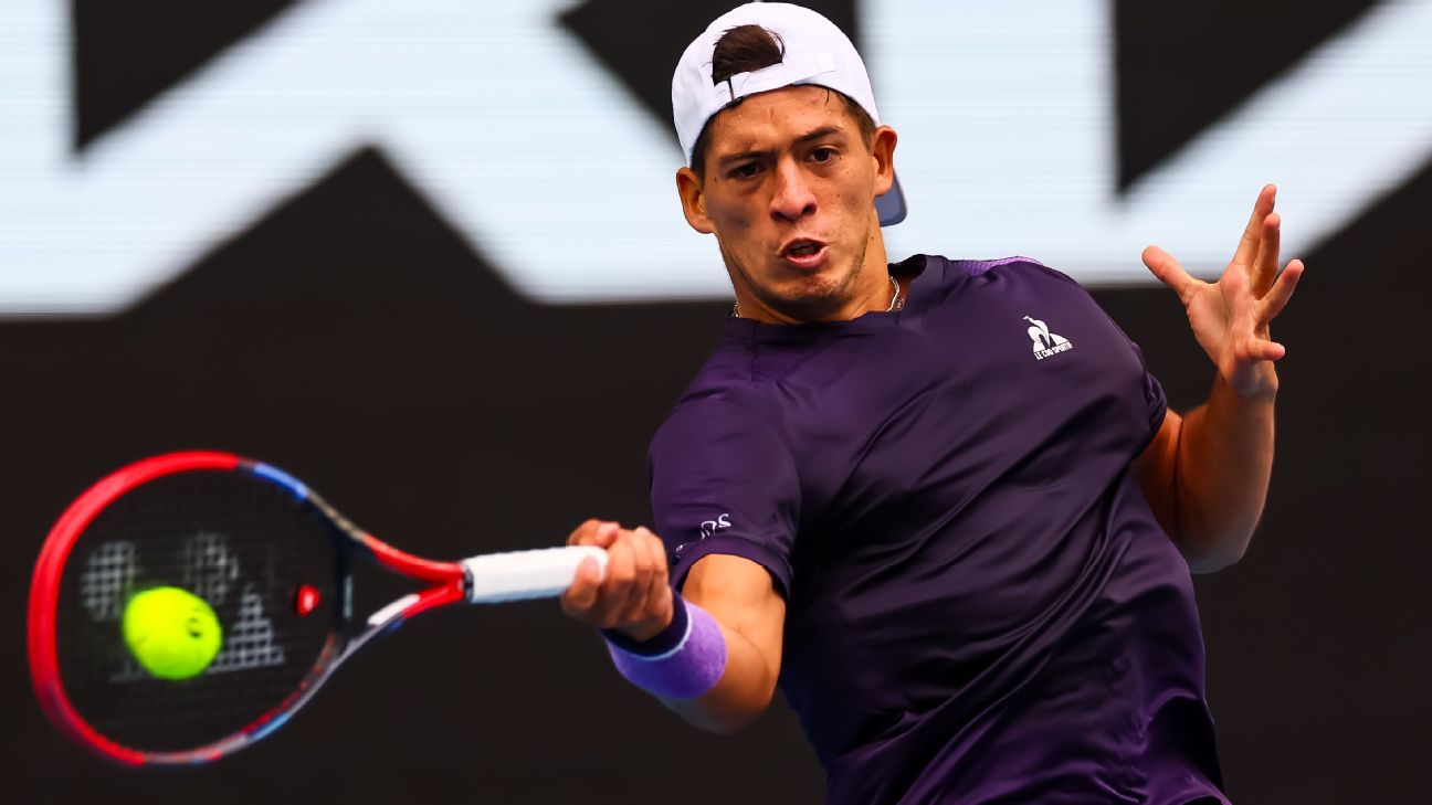 Argentina makes group stage of Davis Cup Finals