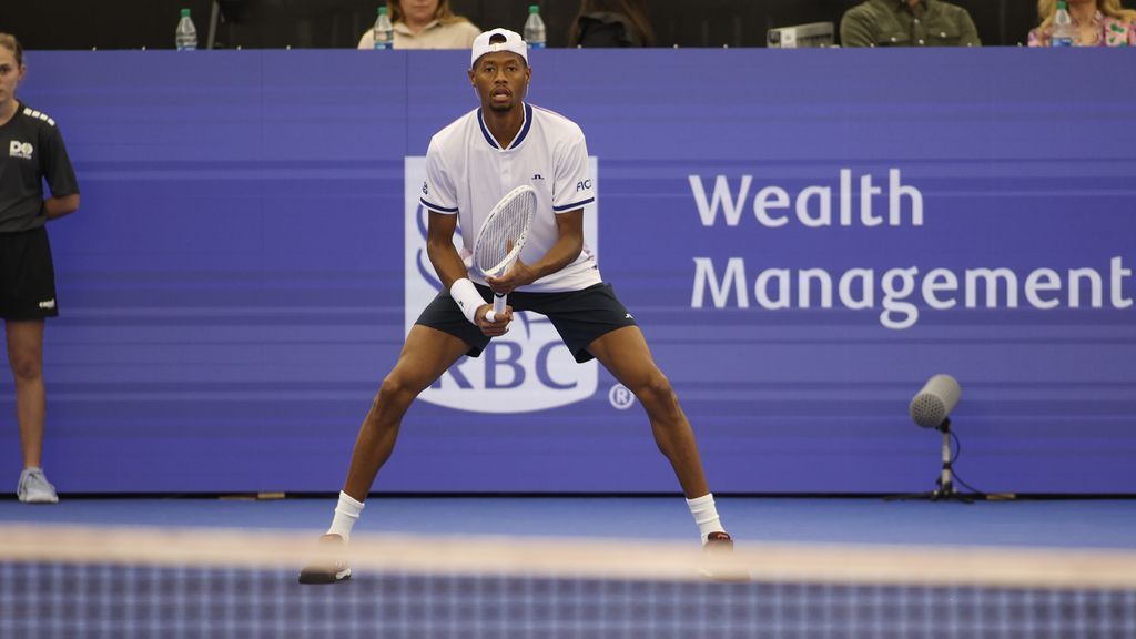 Eubanks, Thompson roll into round of 16 at Dallas