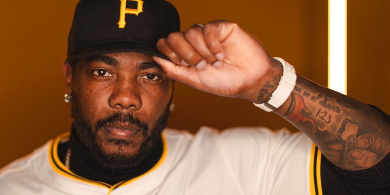 Chapman signing contributes to Pirates' deep bullpen