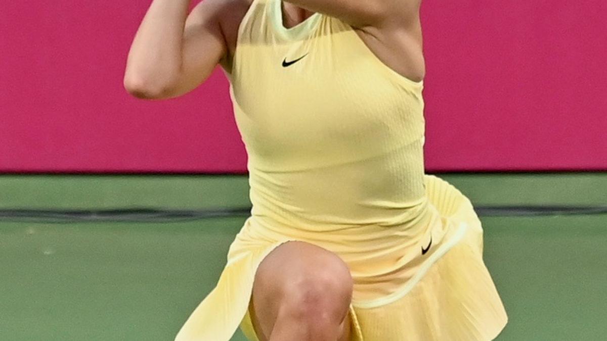 MUMBAI OPEN | Alina Korneeva stops a fighting Shrivalli Bhamidipaty