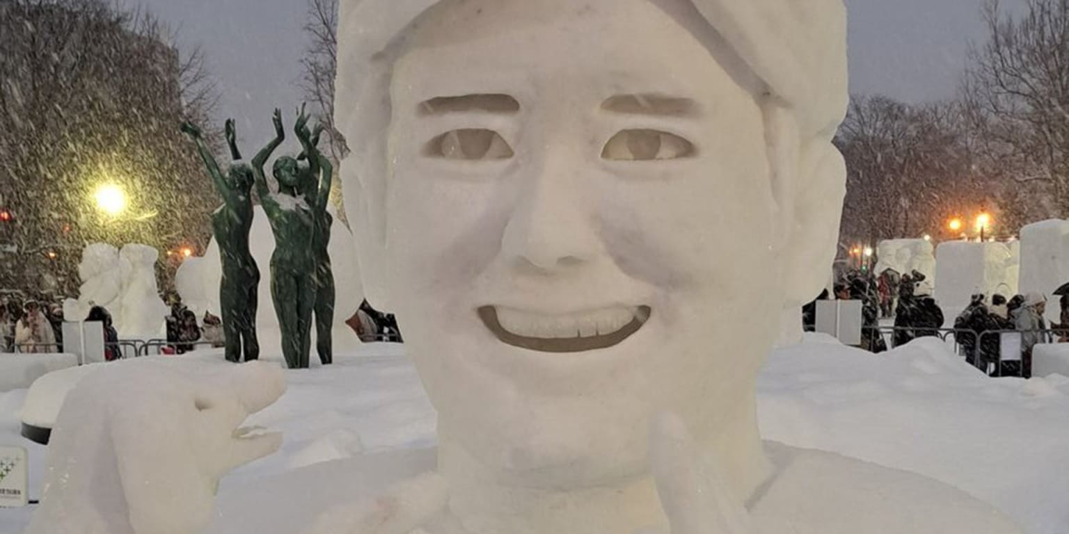 MLB's most famous duo (you know who) gets a snow sculpture