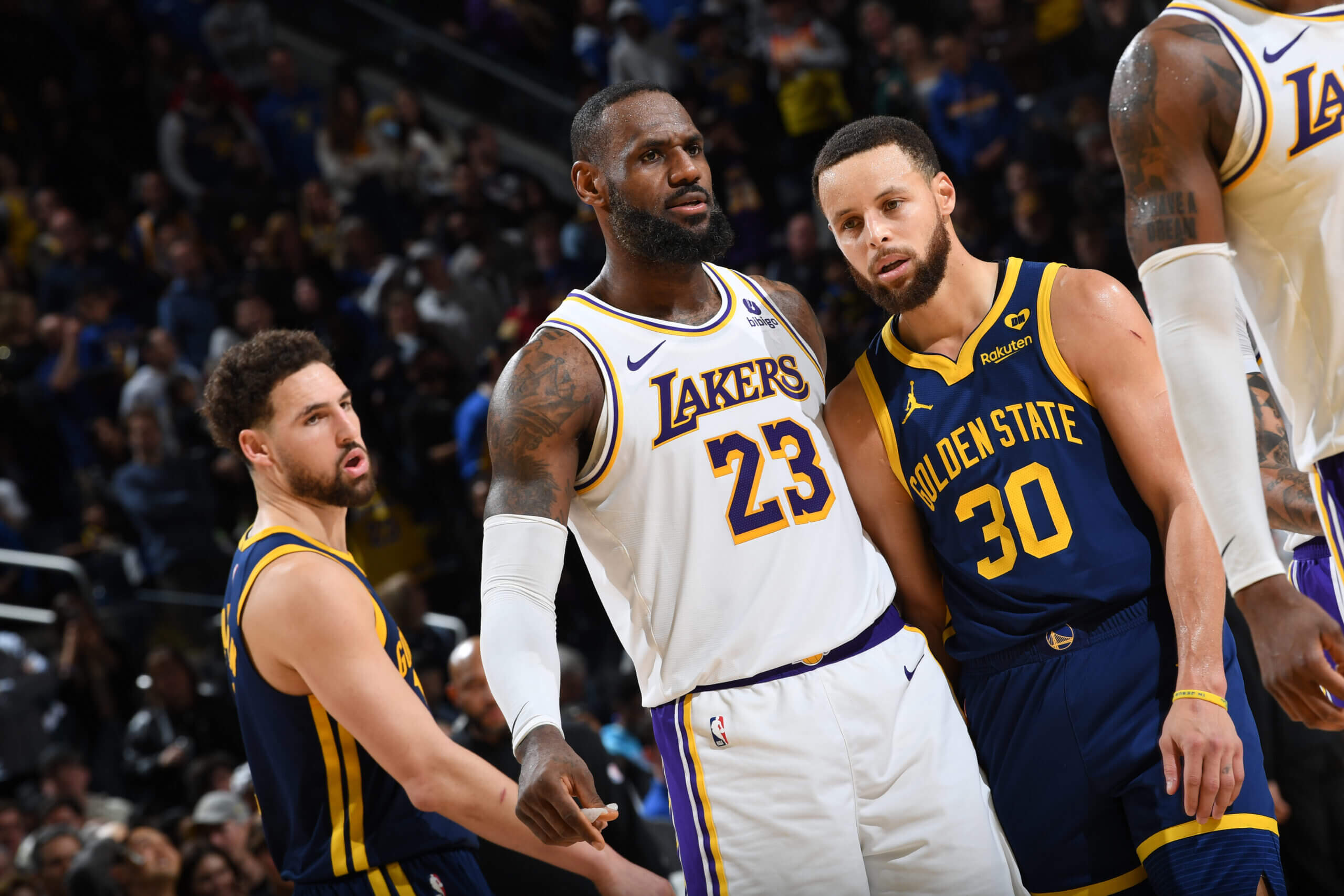 Lakers stand pat, Warriors don’t add anyone at trade deadline amid middling seasons Lakers stand pat, Warriors don’t add anyone at trade deadline amid middling seasons