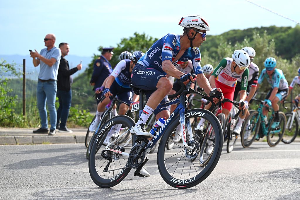 'It will be a long recovery' – Mikel Landa released from hospital to begin healing from fractured vertebra sustained in Giro d'Italia crash