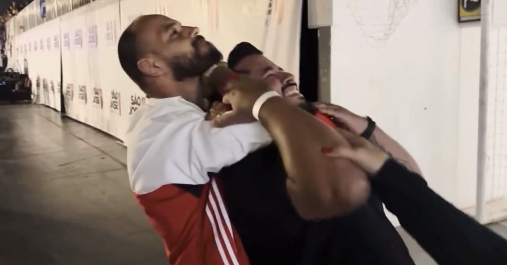 Video: ‘Lord’ Ignores Tap, Puts Fan To Sleep