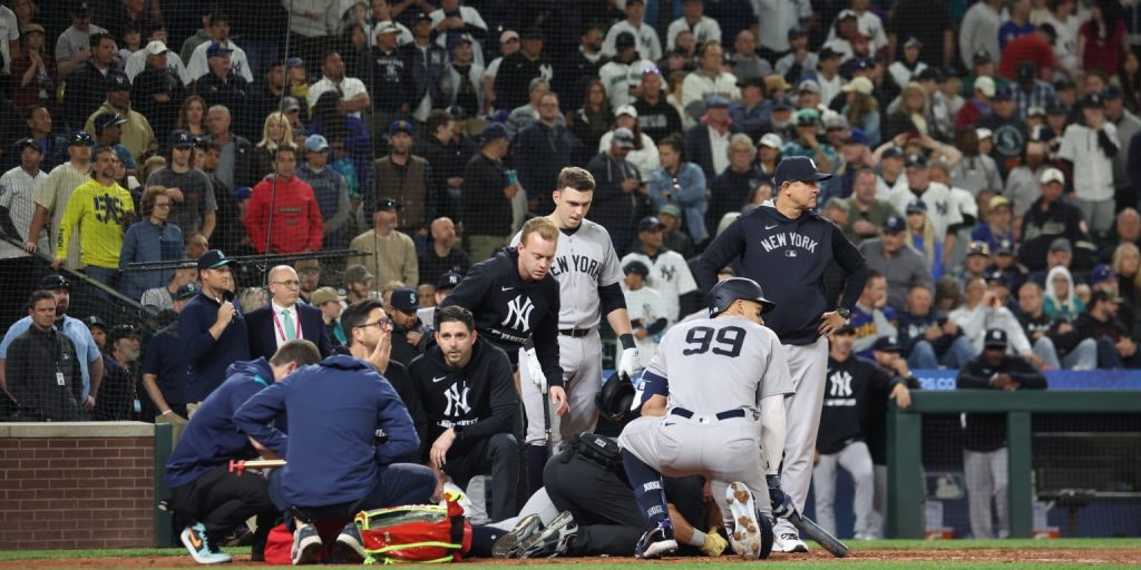 Oswaldo Cabrera taken off in ambulance after scary leg injury at home plate
