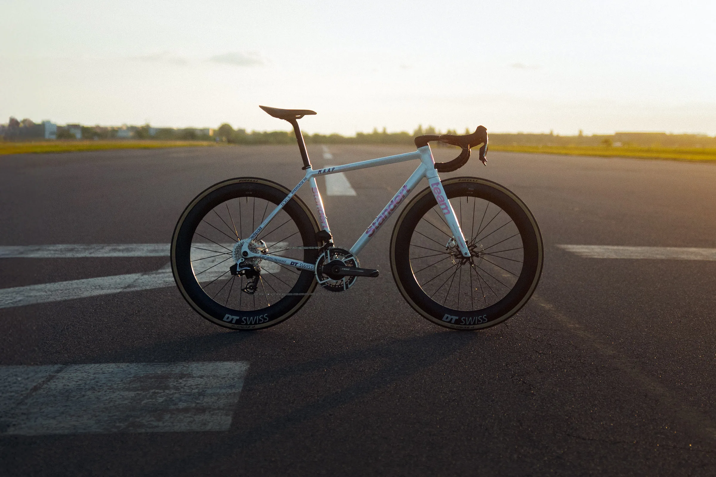 Standert Kreissäge RS Reshapes All-New Sleek Scandium Race-Ready Alloy Road Bike Standert Kreissäge RS Reshapes All-New Sleek Scandium Race-Ready Alloy Road Bike