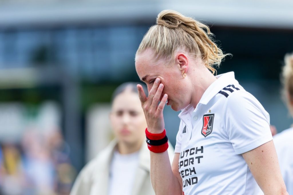 Netherlands: Morgenstern leaves A’dam in tears: ‘Am far from finished’