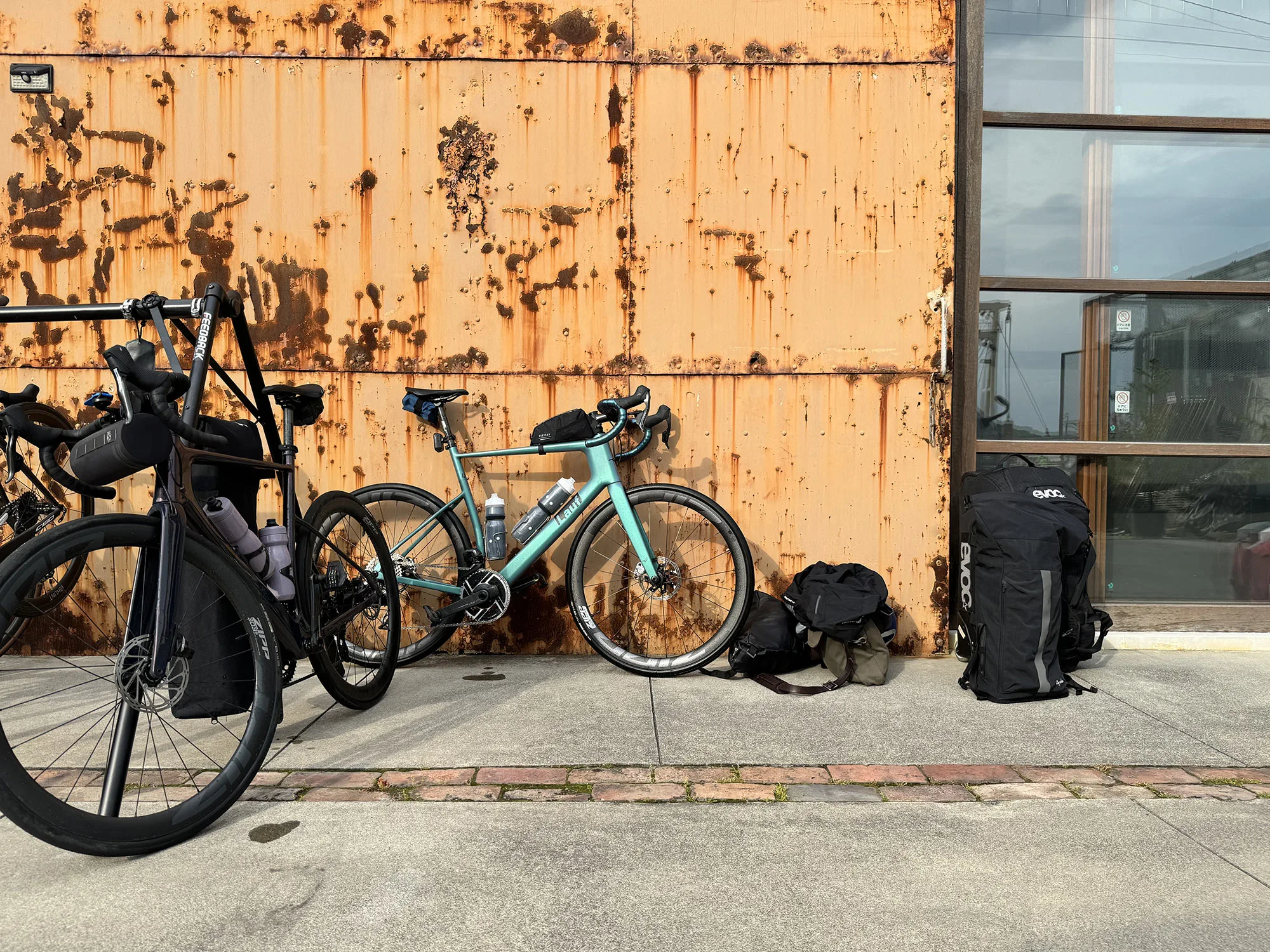 Lauf Úthald Review – Smooth Pavement Performance & Then Some