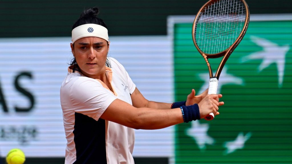 Jabeur: French Open prioritizing men 'sad' Jabeur: French Open prioritizing men 'sad'