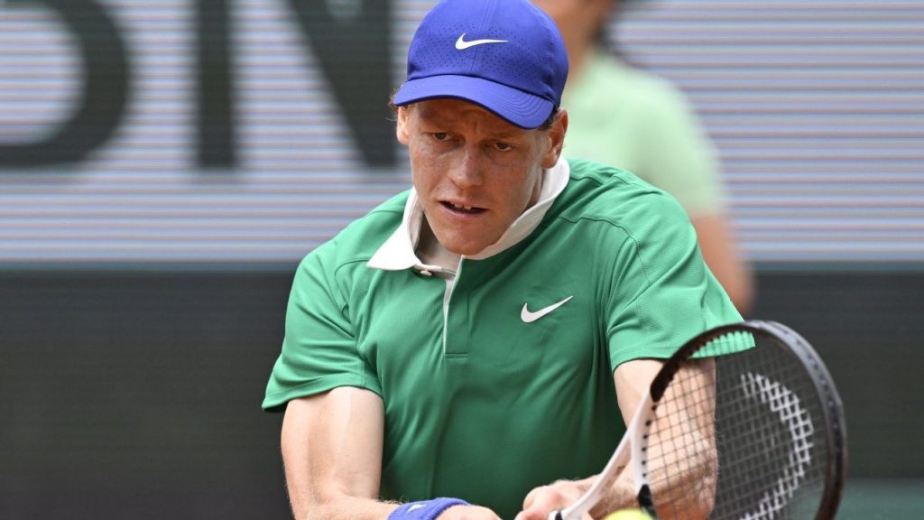 Sinner, Djokovic cruise into French Open 4th round Sinner, Djokovic cruise into French Open 4th round