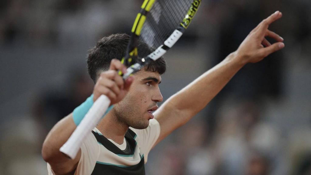 French Open: Defending champion Alcaraz labors into fourth round