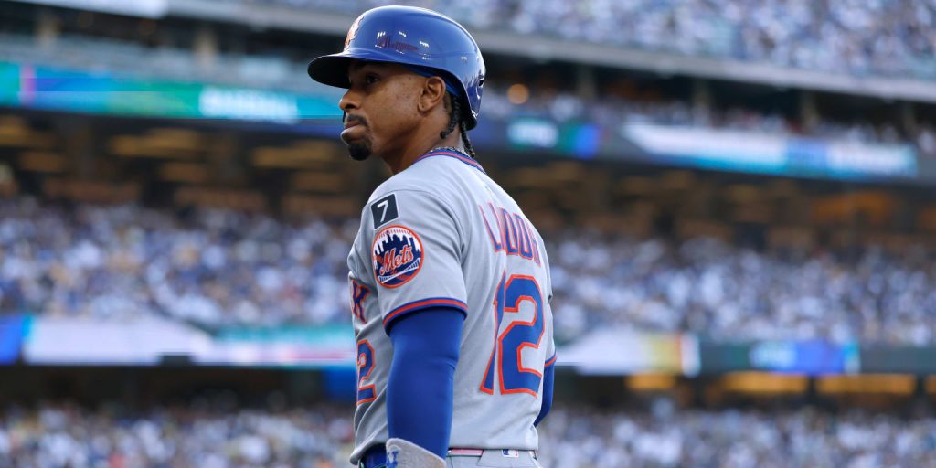 Lindor expects to return soon after breaking right pinky toe Lindor expects to return soon after breaking right pinky toe