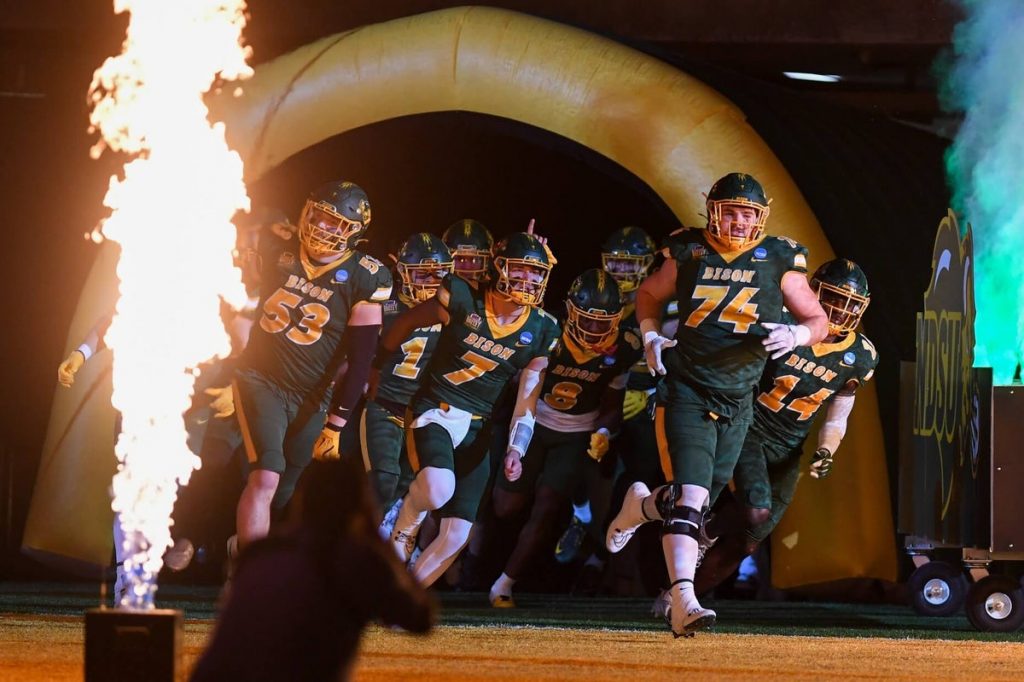 In 2025 FCS football, the Dakotas or everybody else? Plus CFB news