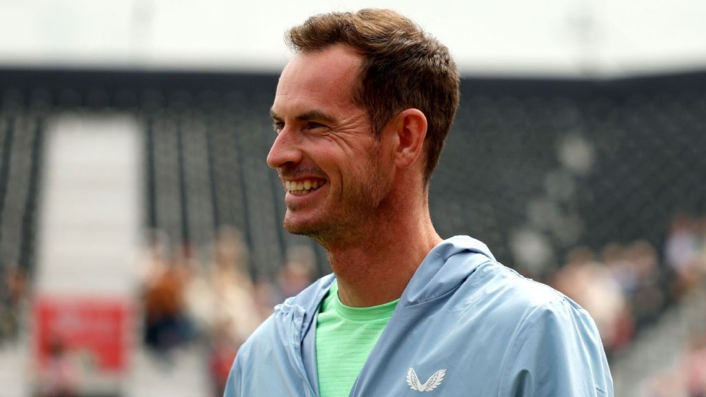 Murray leaves door open to coaching return