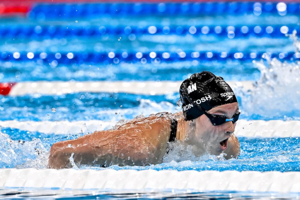 Summer McIntosh Scares World Record in 200 Butterfly; Sets Canadian Record with No. 2 Performance in History Summer McIntosh Scares World Record in 200 Butterfly; Sets Canadian Record with No. 2 Performance in History