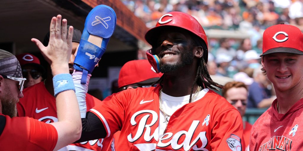Elly homers in 4th straight game as Reds continue to surge Elly homers in 4th straight game as Reds continue to surge