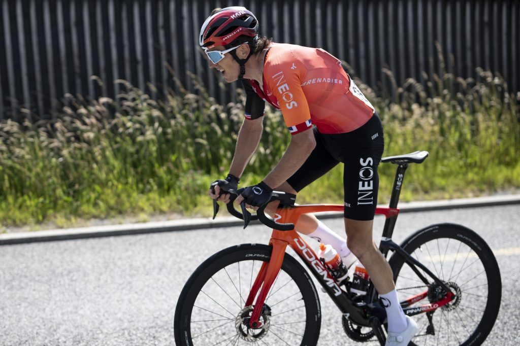 Geraint Thomas recovers from crash to complete 'gutsy ride' on stage 3 at Tour de Suisse Geraint Thomas recovers from crash to complete 'gutsy ride' on stage 3 at Tour de Suisse