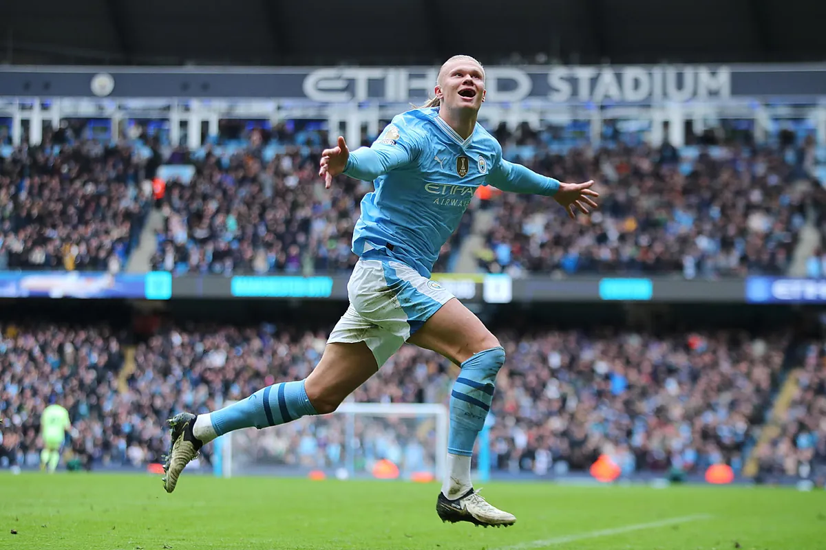 Haaland double leads Manchester City past Everton and sends them atop the Premier League