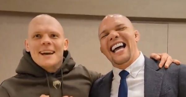 Watch Bogdan Guskov celebrate with lookalike Anthony Smith after UFC Vegas 86 win