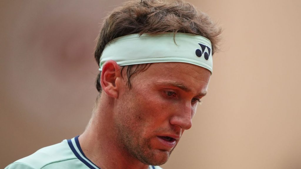 Ruud pulls out of Wimbledon with knee injury Ruud pulls out of Wimbledon with knee injury