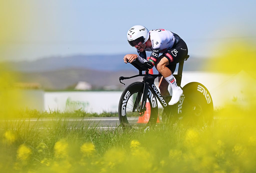 Tour de Suisse stage 8 Live – Race to be decided with mountainous test against the clock