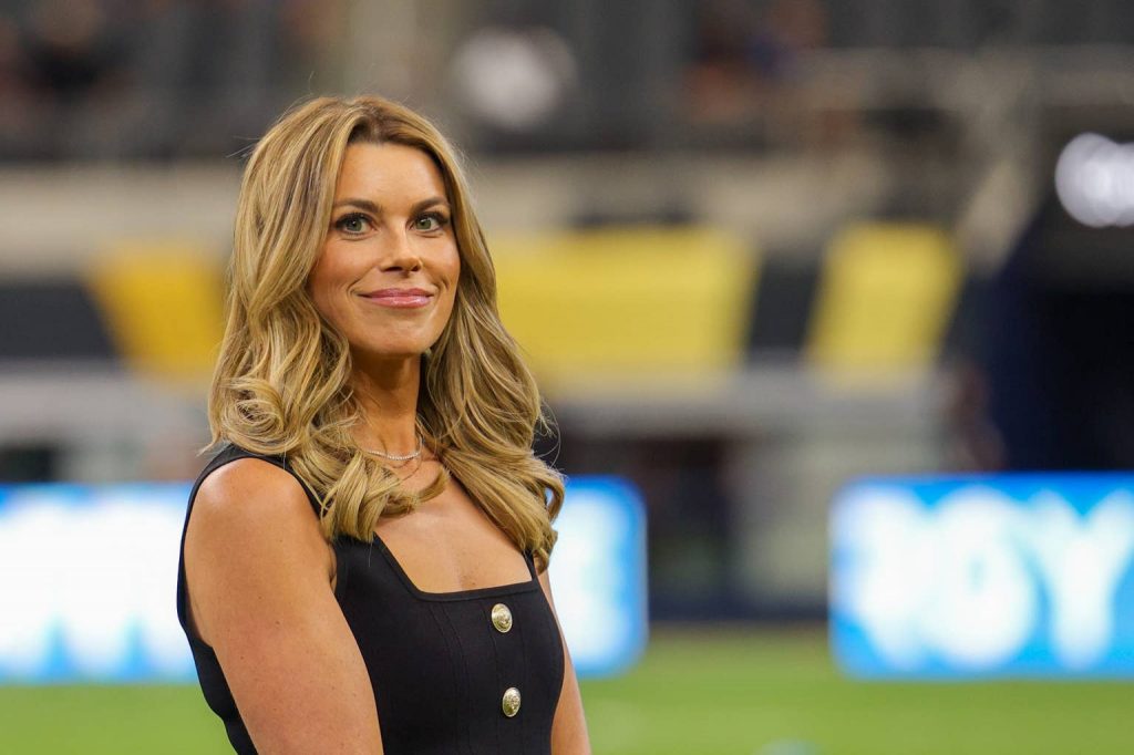 College Football Reporter Jenny Taft Turns Heads With 'Dressing Room' Video