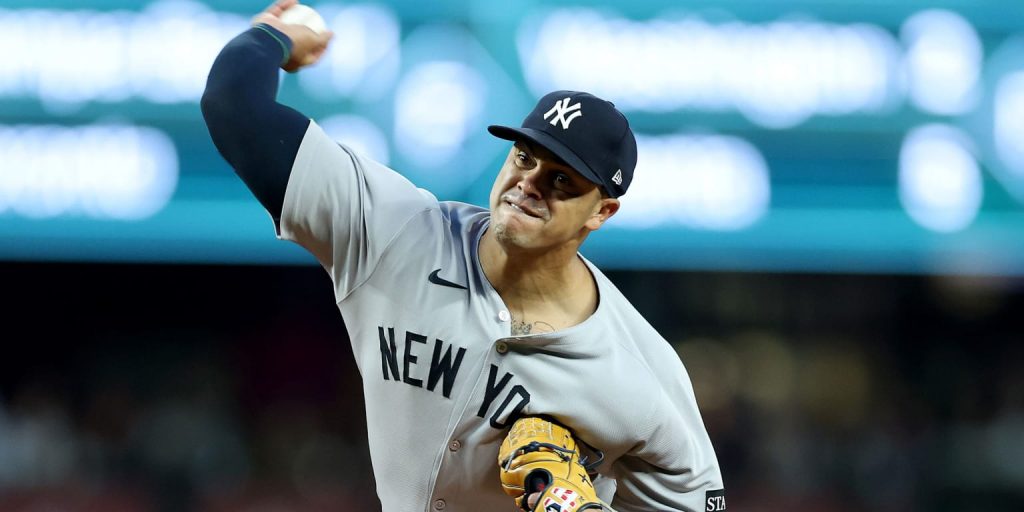 Yanks put reliever Cruz (oblique strain) on IL; catcher Wells tested for circulatory issue