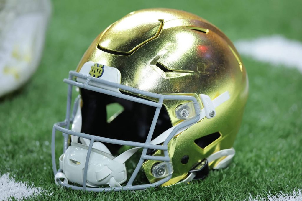 WR Kaydon Finley chooses Notre Dame over father's alma mater Texas WR Kaydon Finley chooses Notre Dame over father's alma mater Texas