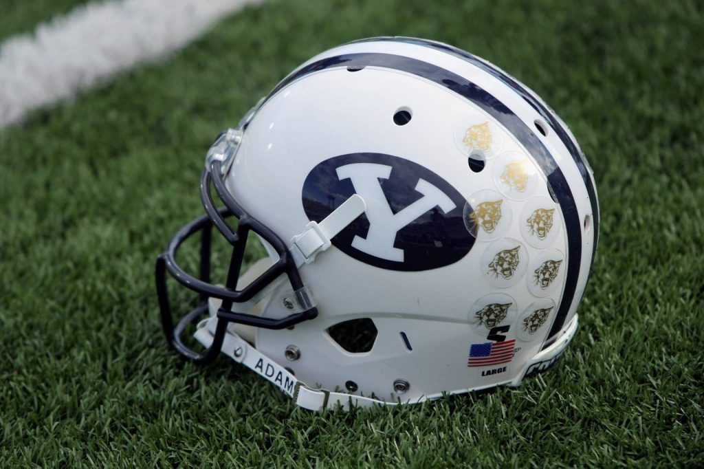 Notable College Football Quarterback Withdraws From School Before Season Opener