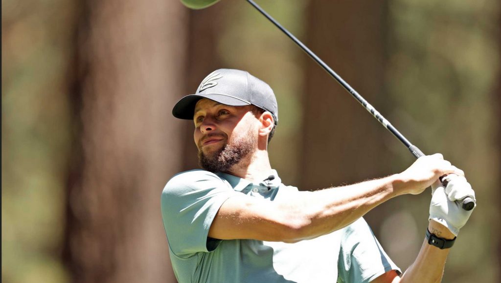 Steph Curry Hilariously Imitates LeBron’s Golf Swing — And It’s Spot On Steph Curry Hilariously Imitates LeBron’s Golf Swing — And It’s Spot On