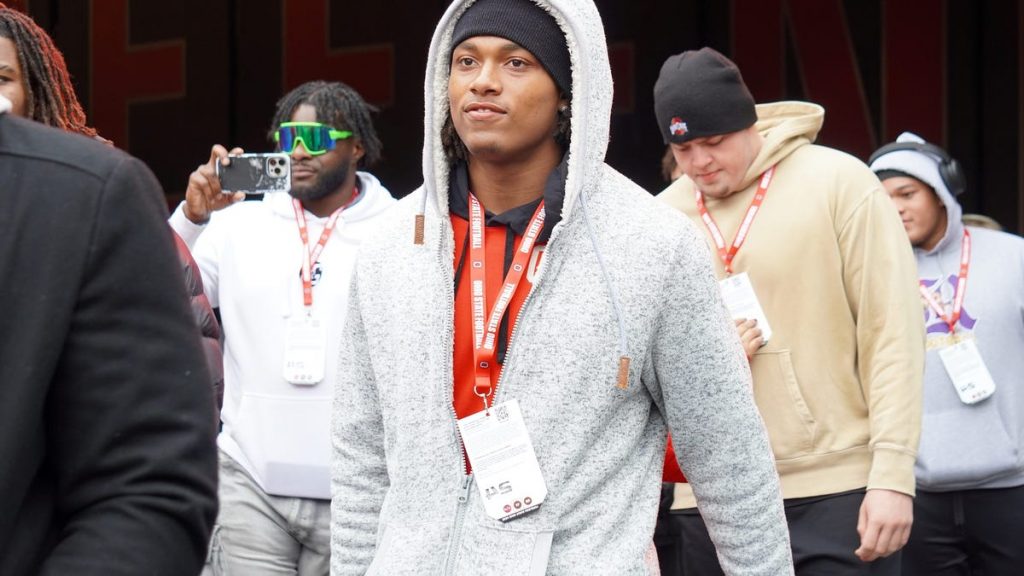 5-star LB Tyler Atkinson announces commitment date with Oregon Ducks as finalist