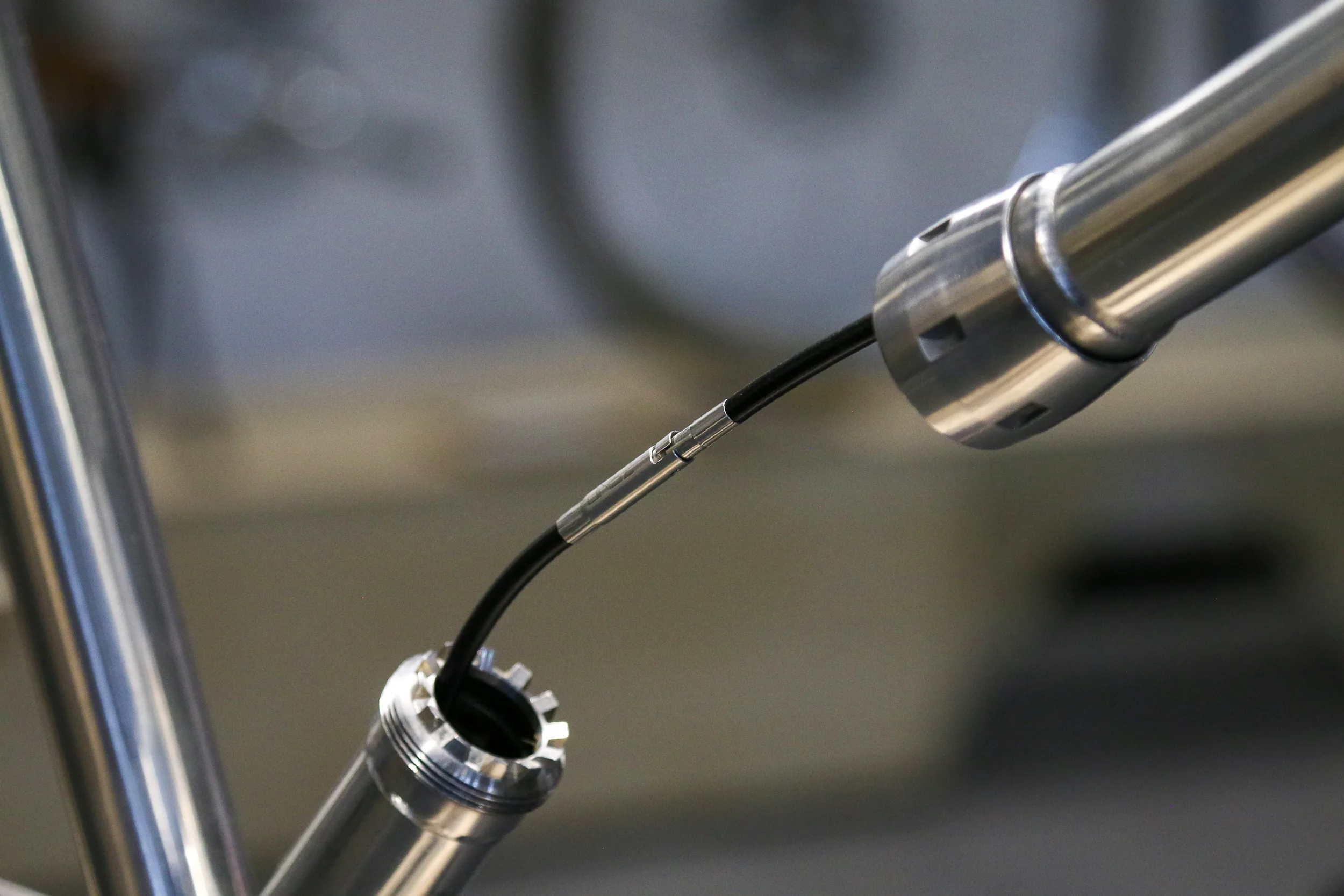 Zeno Q-Connector V2 Hydraulic Quick Coupler Gets Even Smaller for Easy Internal Routing
