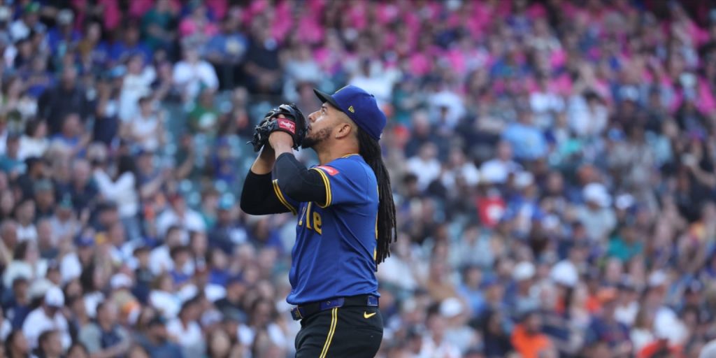 Mariners take opener from Astros after The Rock sets the tone Mariners take opener from Astros after The Rock sets the tone