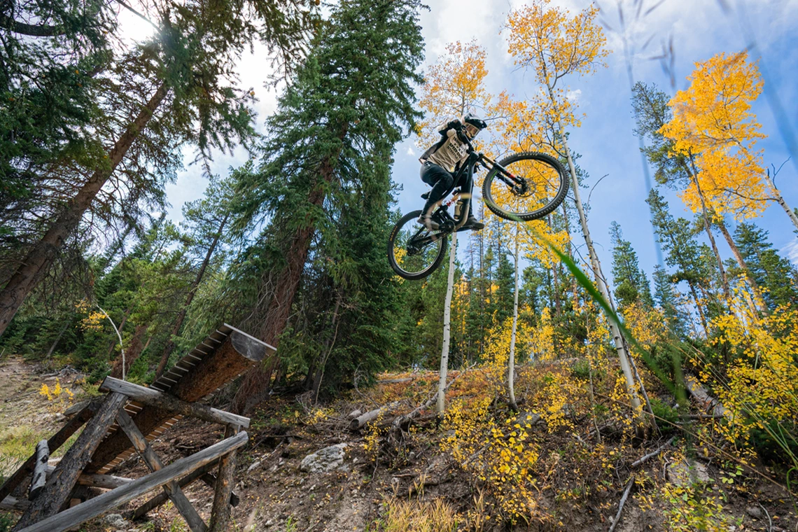 These Outerwear Brands are Dominating the Mountain Bike Scene These Outerwear Brands are Dominating the Mountain Bike Scene