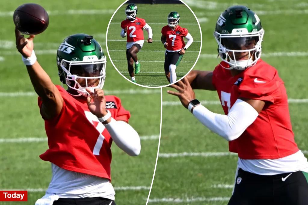 Justin Fields carted off field in major Jets injury concern