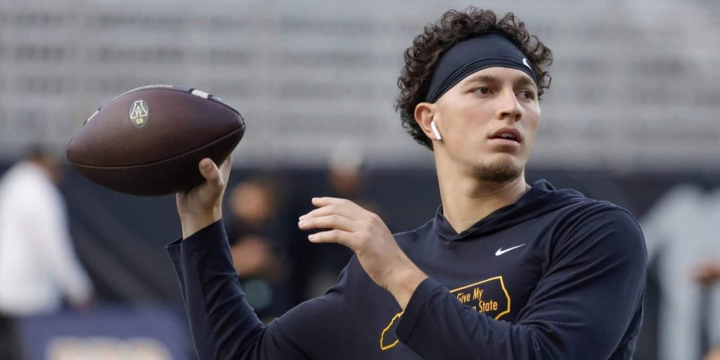 Tennessee QB Joey Aguilar nearly quit football — now he's on the sport's biggest stage
