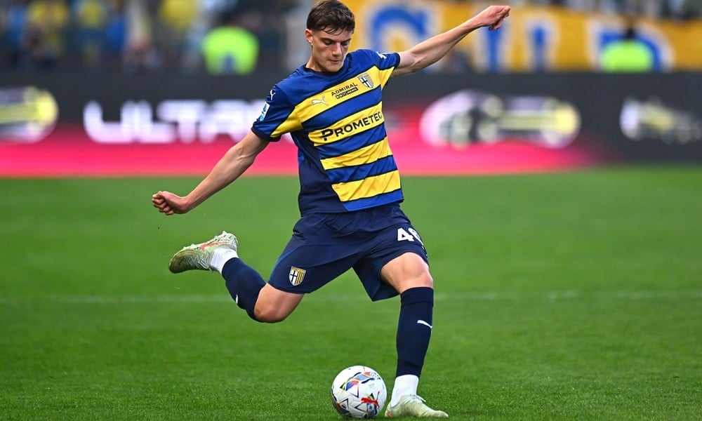 Tottenham lead race ahead of Liverpool to sign 6ft 5in colossal, ready to launch formal move