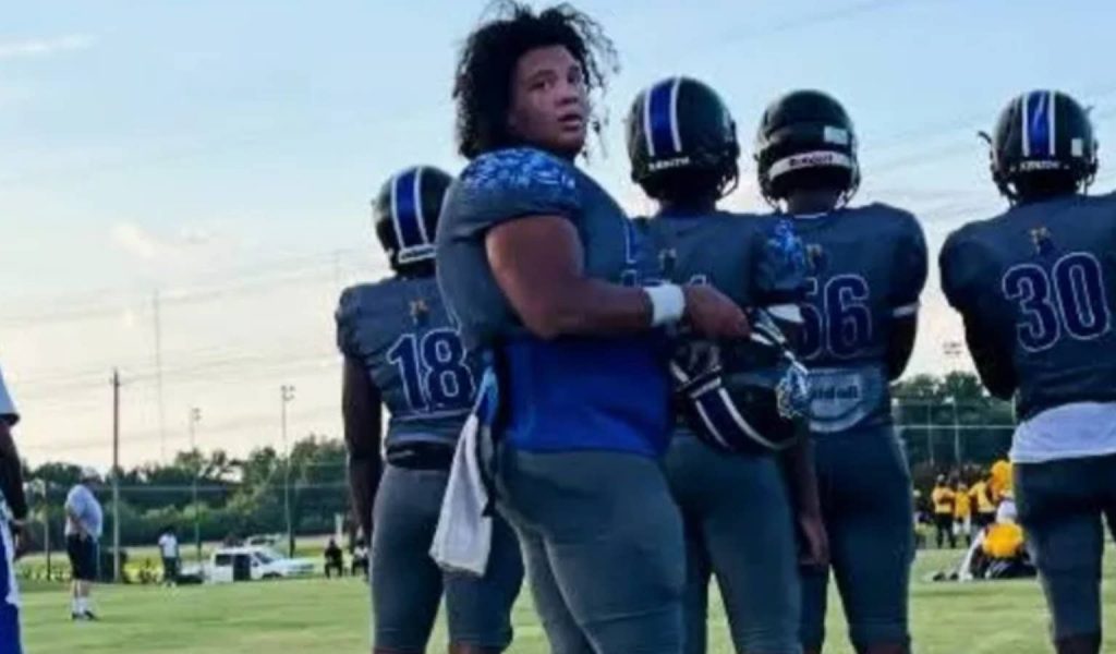 Prayers Pouring In After High School Football Player Dies At 16