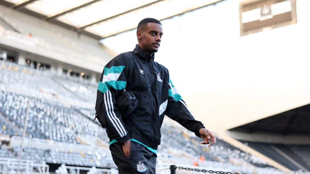 Alexander Isak warned he must ‘buckle up and do as he’s told’ as Liverpool sent stern message Alexander Isak warned he must ‘buckle up and do as he’s told’ as Liverpool sent stern message
