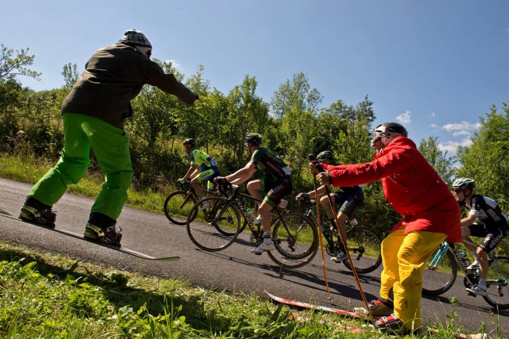 Influencers Take Over New Tour de France Course on Skis Influencers Take Over New Tour de France Course on Skis