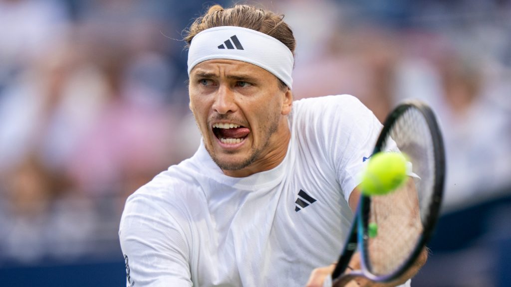 Top-seeded Alexander Zverev advances at National Bank Open