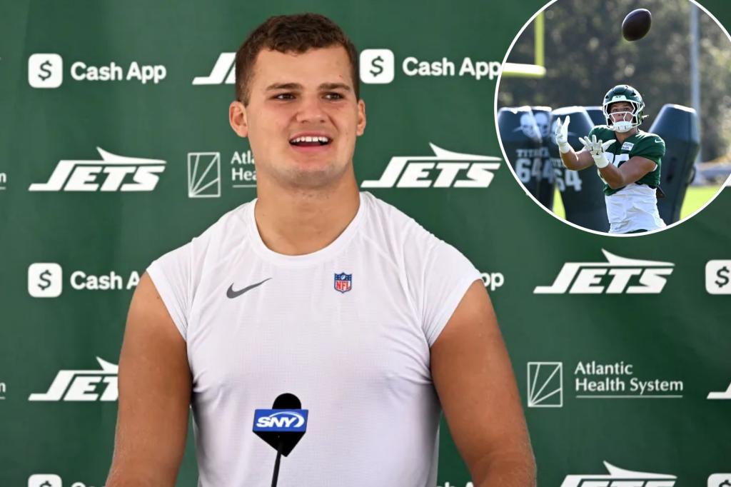 Jets rookie following advice of his Hall of Fame father: ‘Just stay where your feet are’ 
