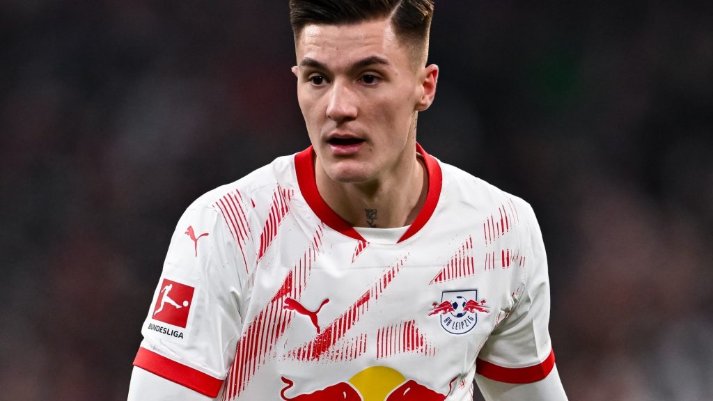 Newcastle submit new club-record bid for Benjamin Sesko and give player transfer ultimatum amid Manchester United interest Newcastle submit new club-record bid for Benjamin Sesko and give player transfer ultimatum amid Manchester United interest