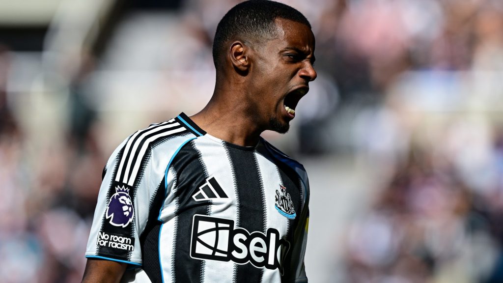 Alexander Isak slammed for ‘holding club to ransom’ by ex-Newcastle boss as warning given about Liverpool transfer Alexander Isak slammed for ‘holding club to ransom’ by ex-Newcastle boss as warning given about Liverpool transfer