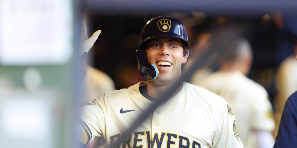 Brewers roll to their second 10-game win streak of season