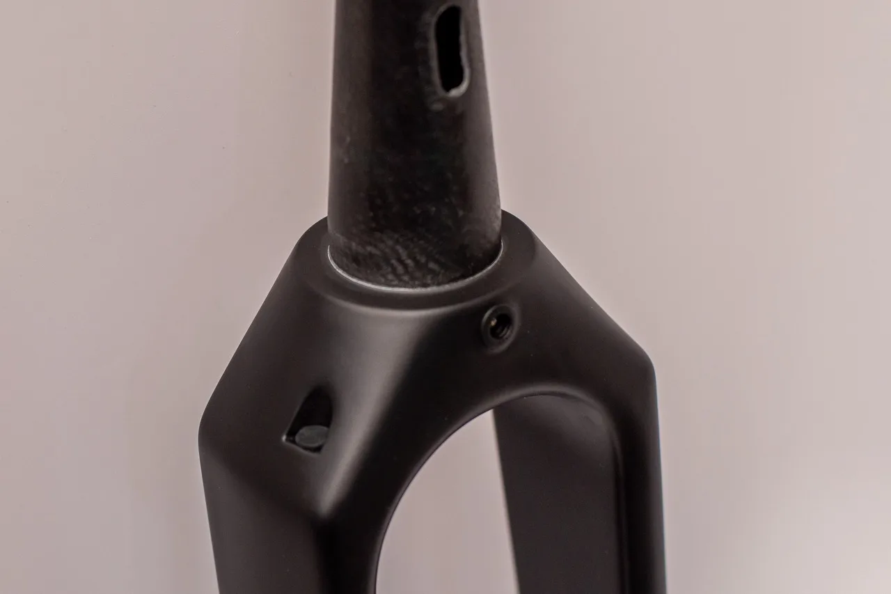 Run a 2.5″ Tire on Your Gravel Bike with the New No.6 Composites Gravel Correct Fork Run a 2.5″ Tire on Your Gravel Bike with the New No.6 Composites Gravel Correct Fork