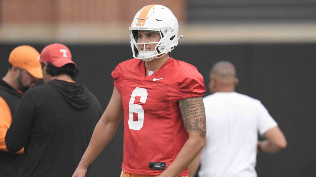Georgia football rival names starting quarterback